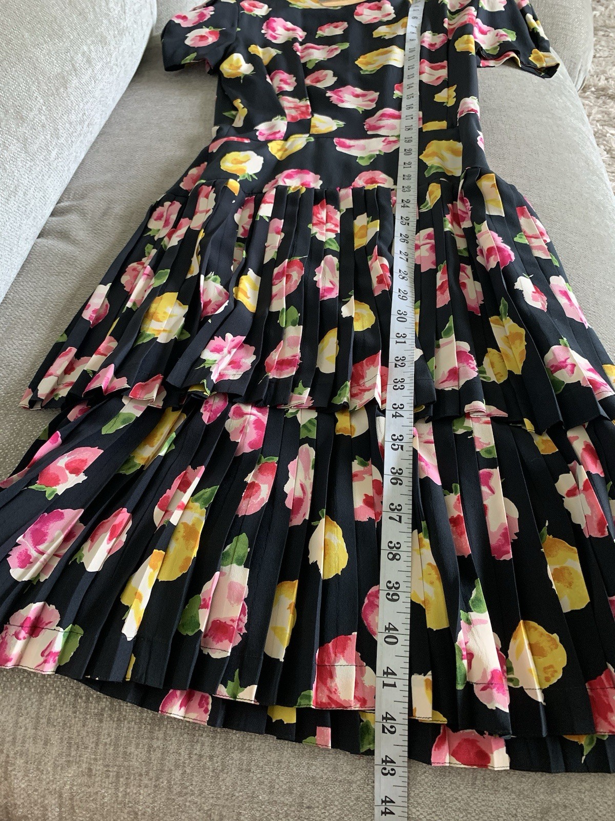 Vintage Albert Nipon 100% Silk Floral 80s 4 Pleated Layered Puff Button Back