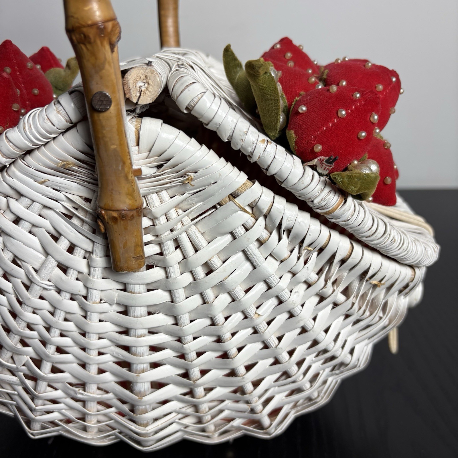 Vintage Mid-Century White Wicker Basket Purse Strawberry Theme Pinup Japan