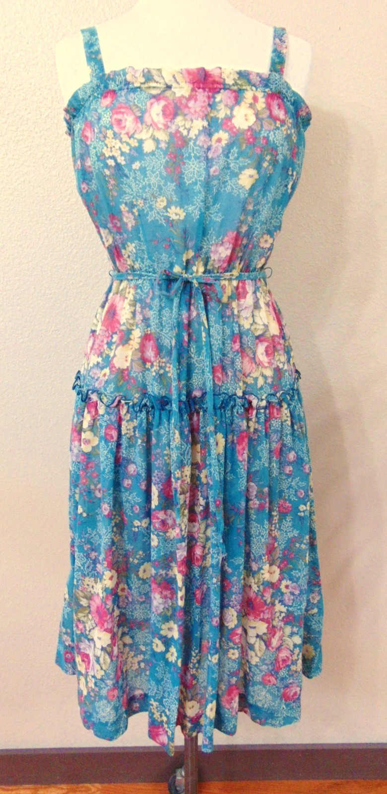 Vtg 70s Cottagecore Prairie Tiered Summer Beach Floral Spaghetti Straps Dress