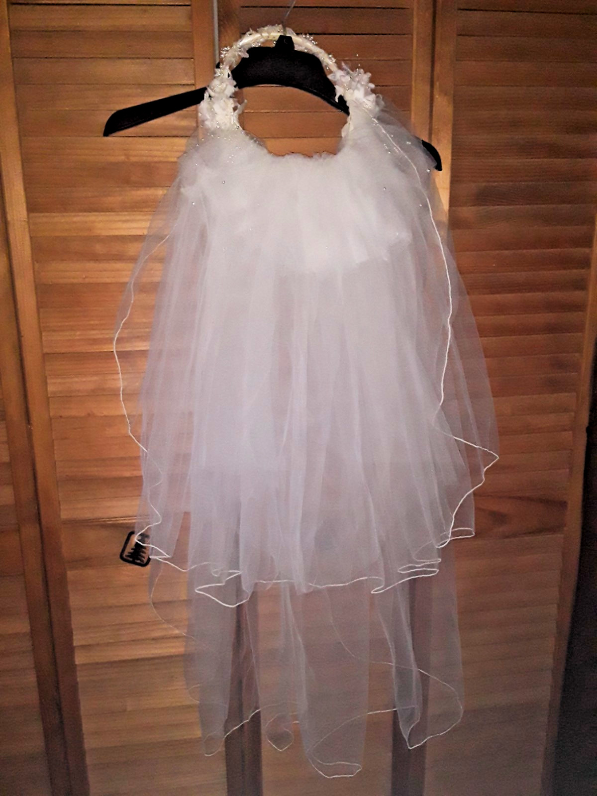 Vintage Wedding Veil Blusher Tulle White Pearls Irridescent Sequin Crown 36″