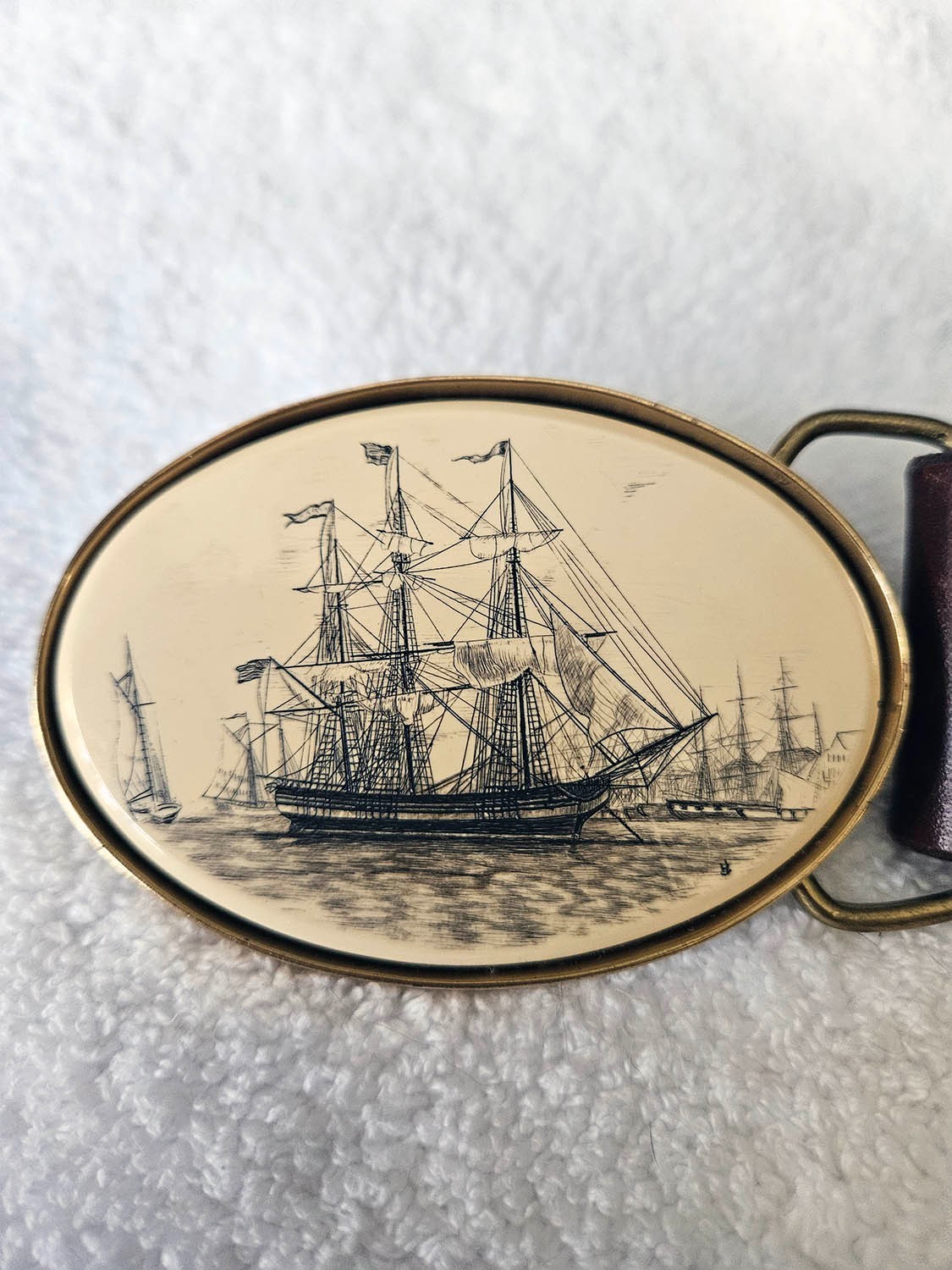 Vintage 1983 Barlow Faux Scrimshaw Solid Brass Belt Buckle Sailing Ship wi/ Belt