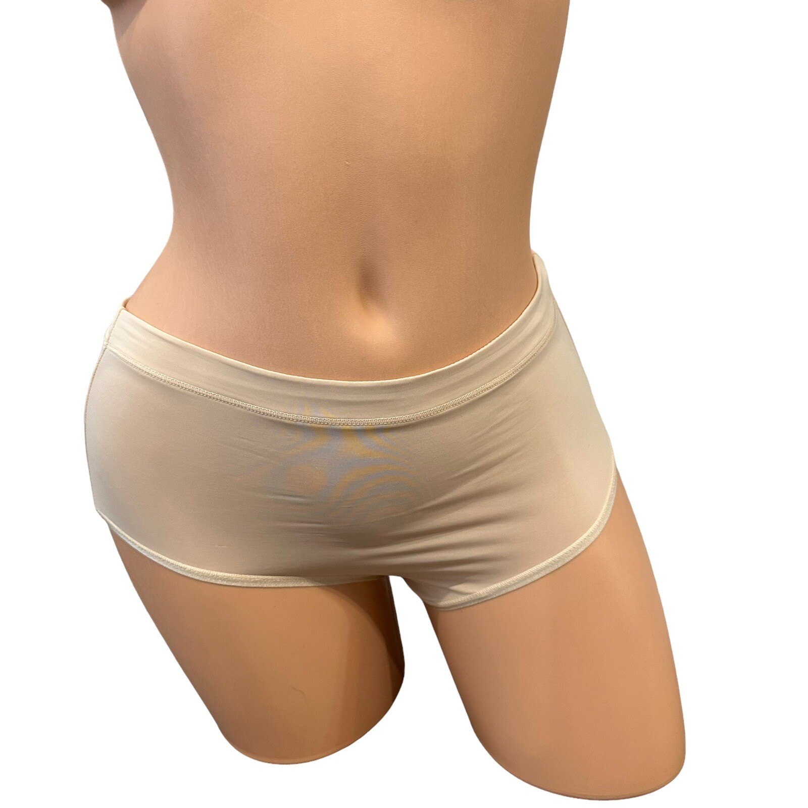 0519 SOMA Size 6/M Beige sand SENSUOUS MODERN BRIEF Panty