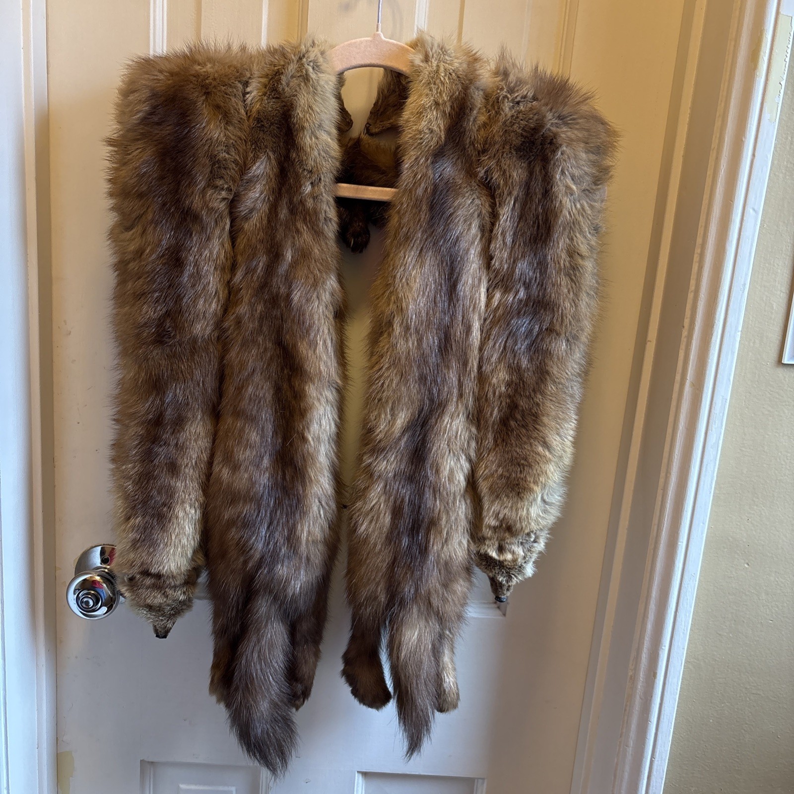 Vintage 1940s Genuine Full Pelt Mink Stole, Four 32” Long Pelts, Snap Closure