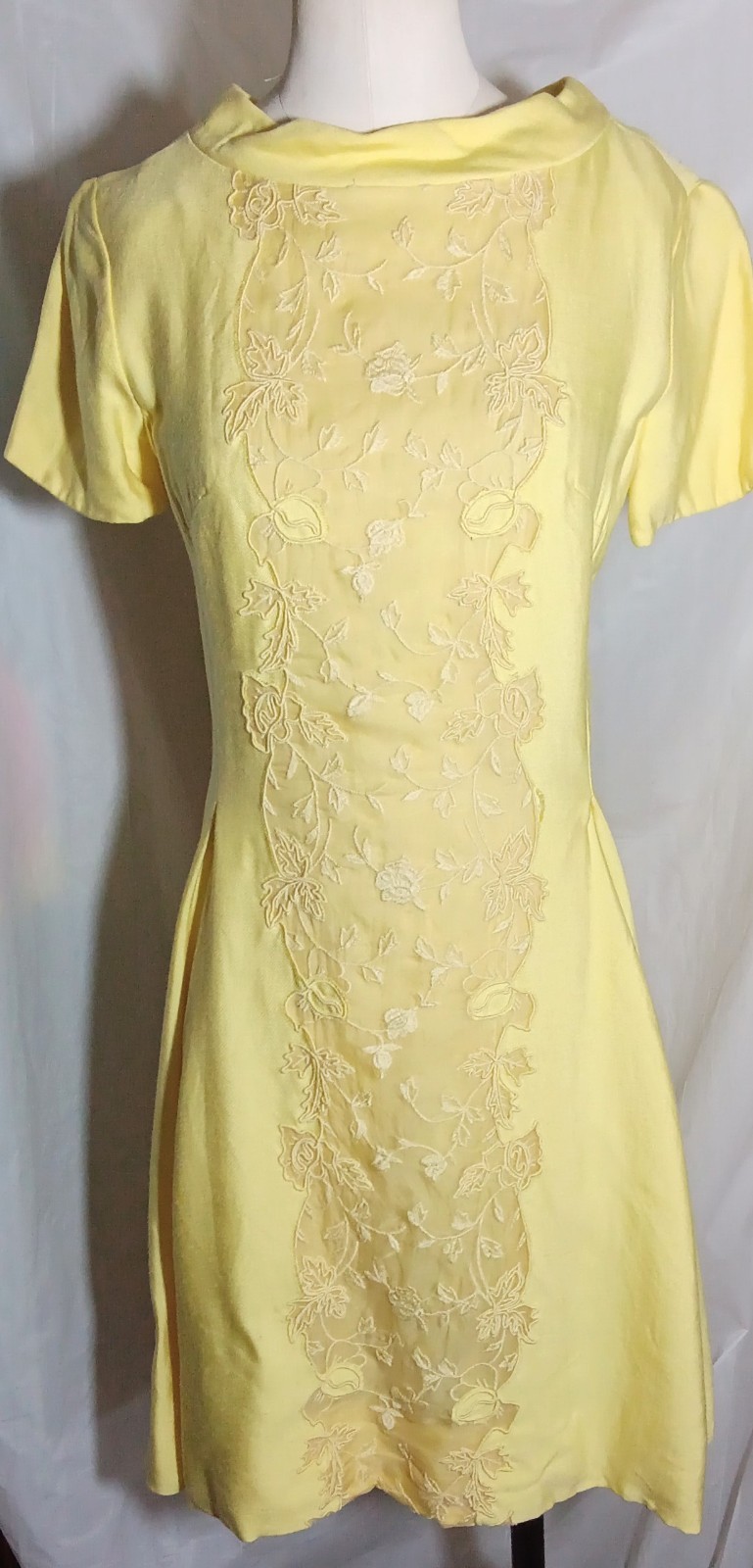 Vintage 1970s Yellow A Line Shift Lace Inset S/M