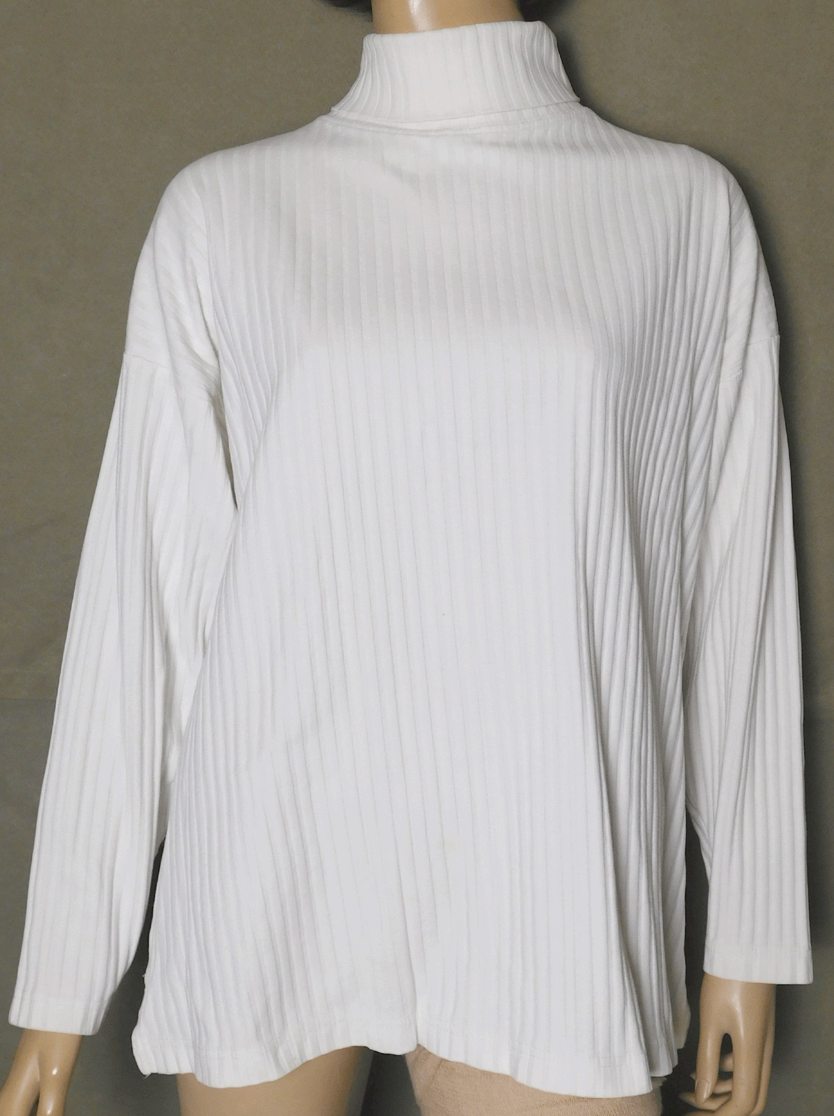 Vintage White Nuovo Ribbed Long Sleeve Turtleneck Shirt, L, Large, VERY NICE!