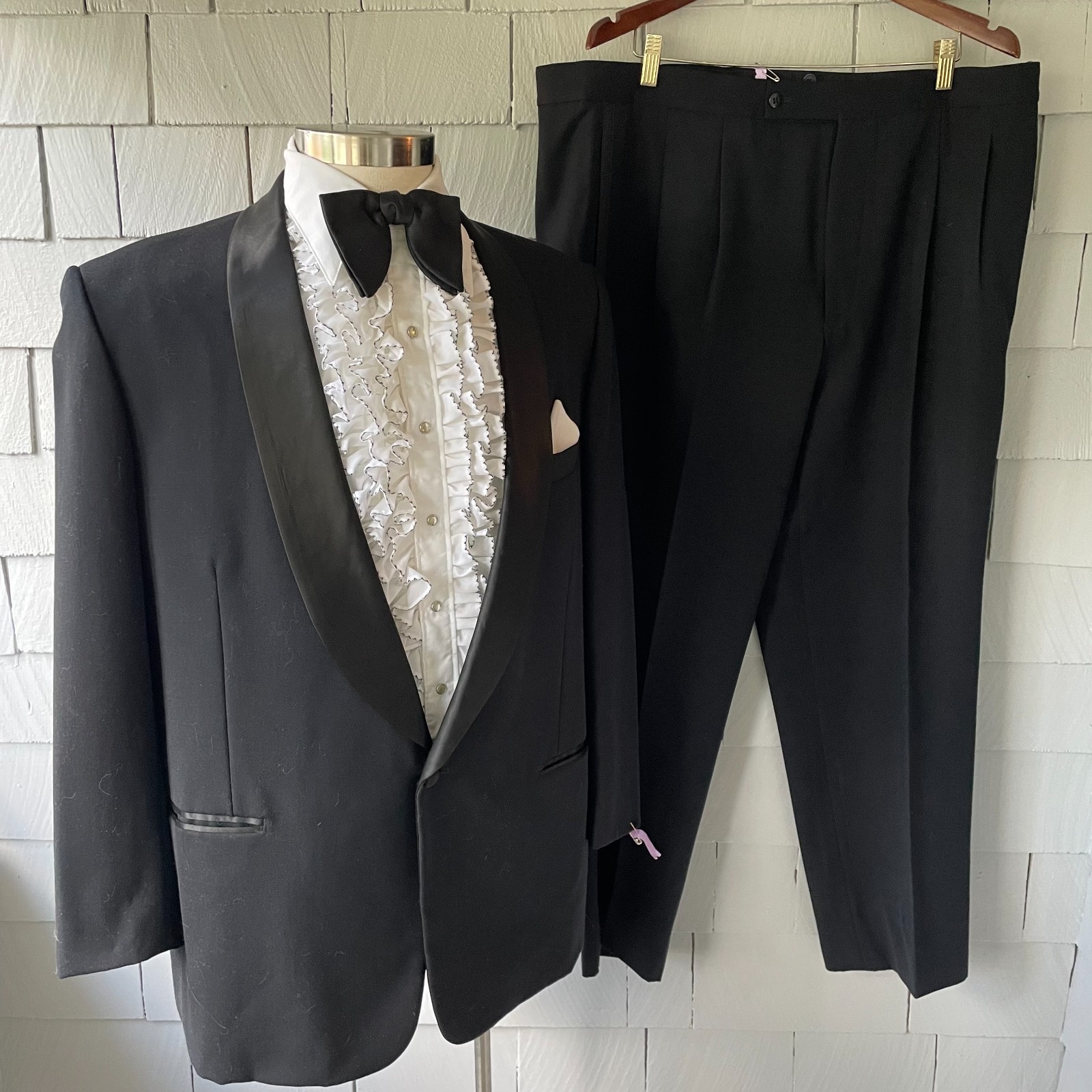 80s Vintage Bespoke Black Shawl Collar Full Canvas Wool Gabardine Tuxedo Ch. 46”