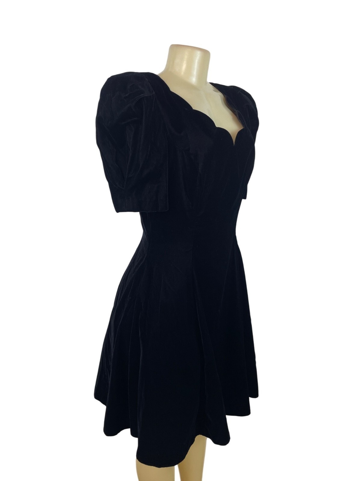 Vintage Black Velvet Scalloped Neckline Dress By Joanna Simon For Jump Size 11