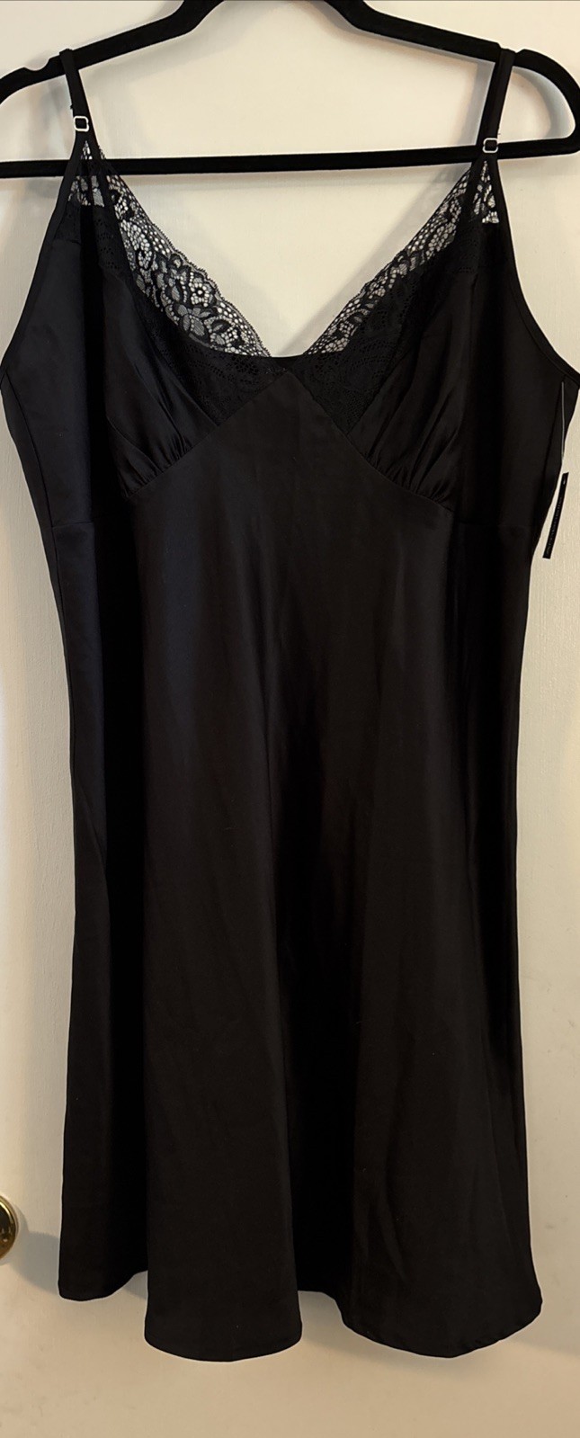 NEW Black Lace And SATIN NIGHTGOWN 1X Full Slip Dress 27.5” Long NWT