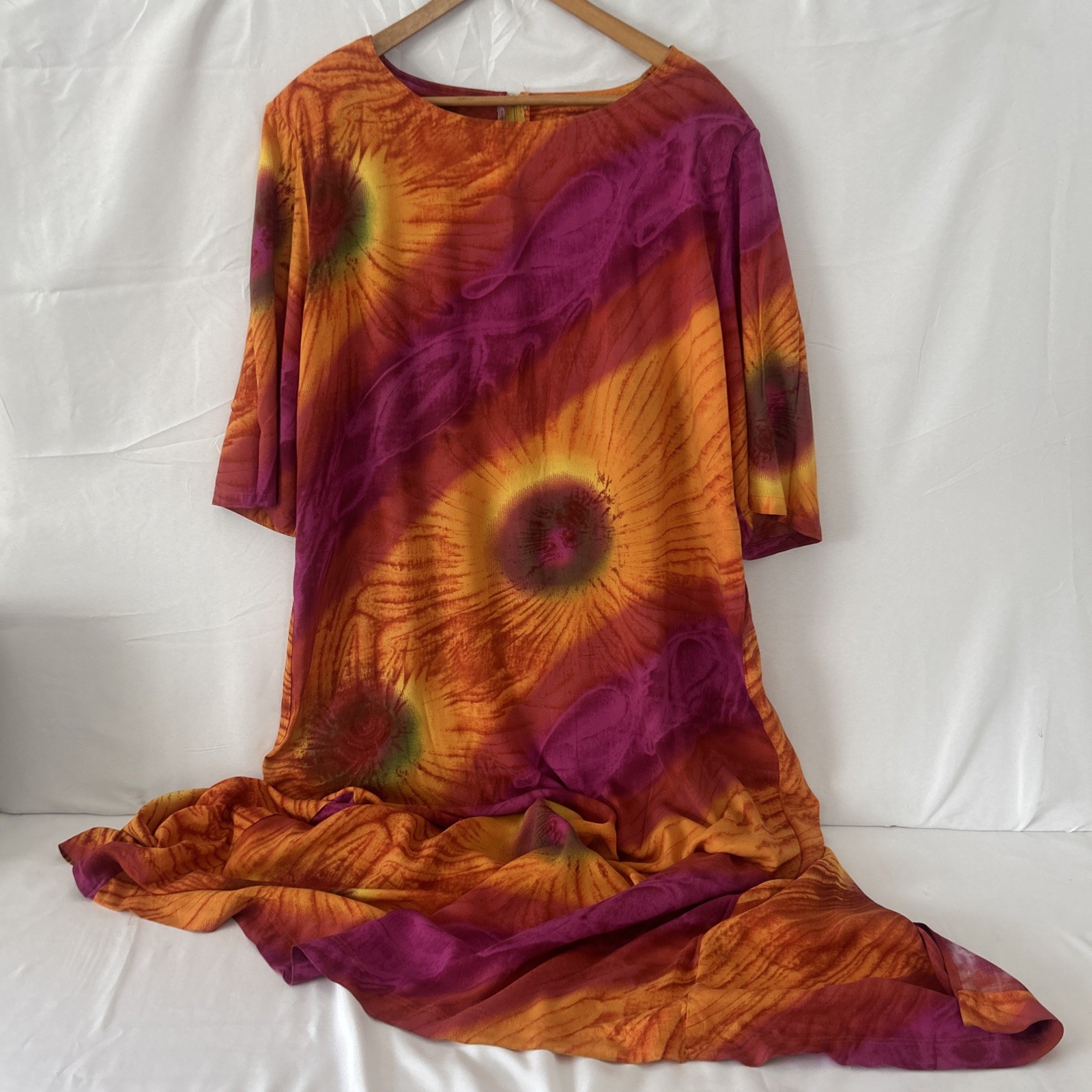 1980’s Homemade Psychedelic Sunburst Caftan Hippie Tye-dye Maxi Dress S-22-24W