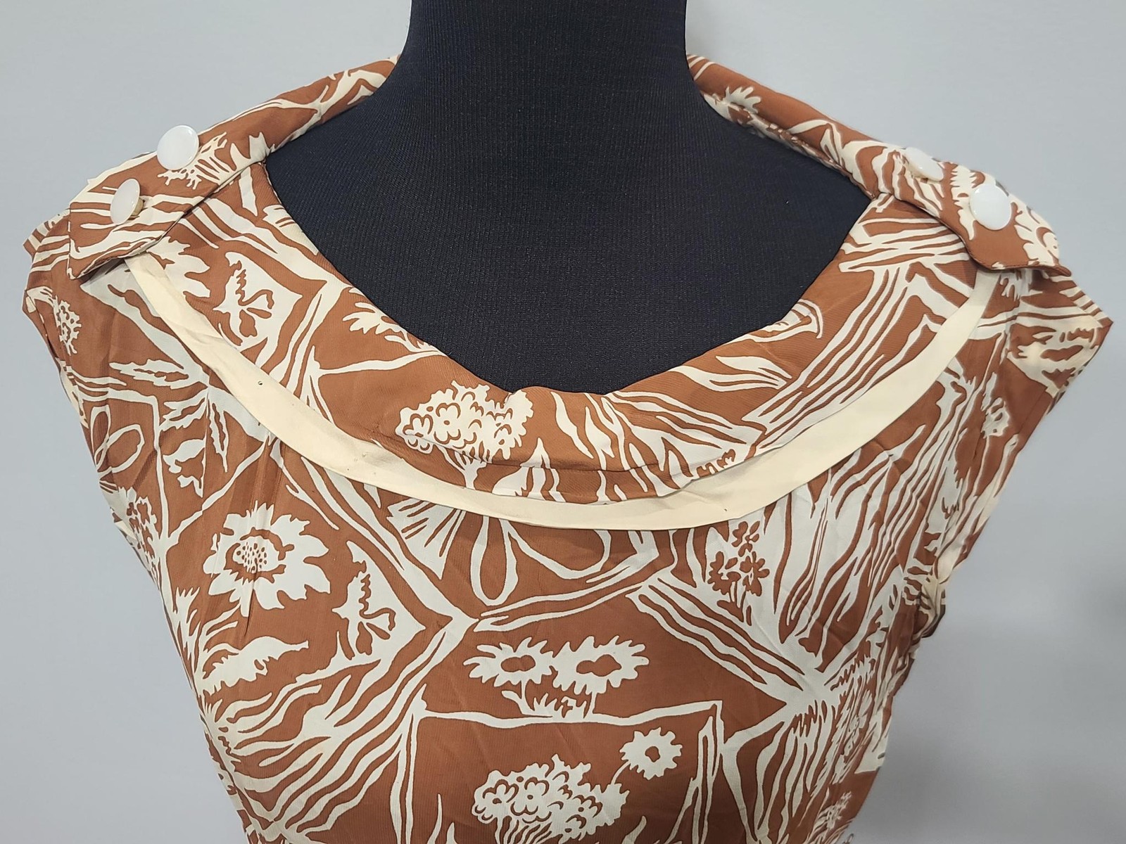 Vintage 1940s 1950s Harvest Novelty Print Dress Flower AS-IS WWII (B-36″ W-30″)