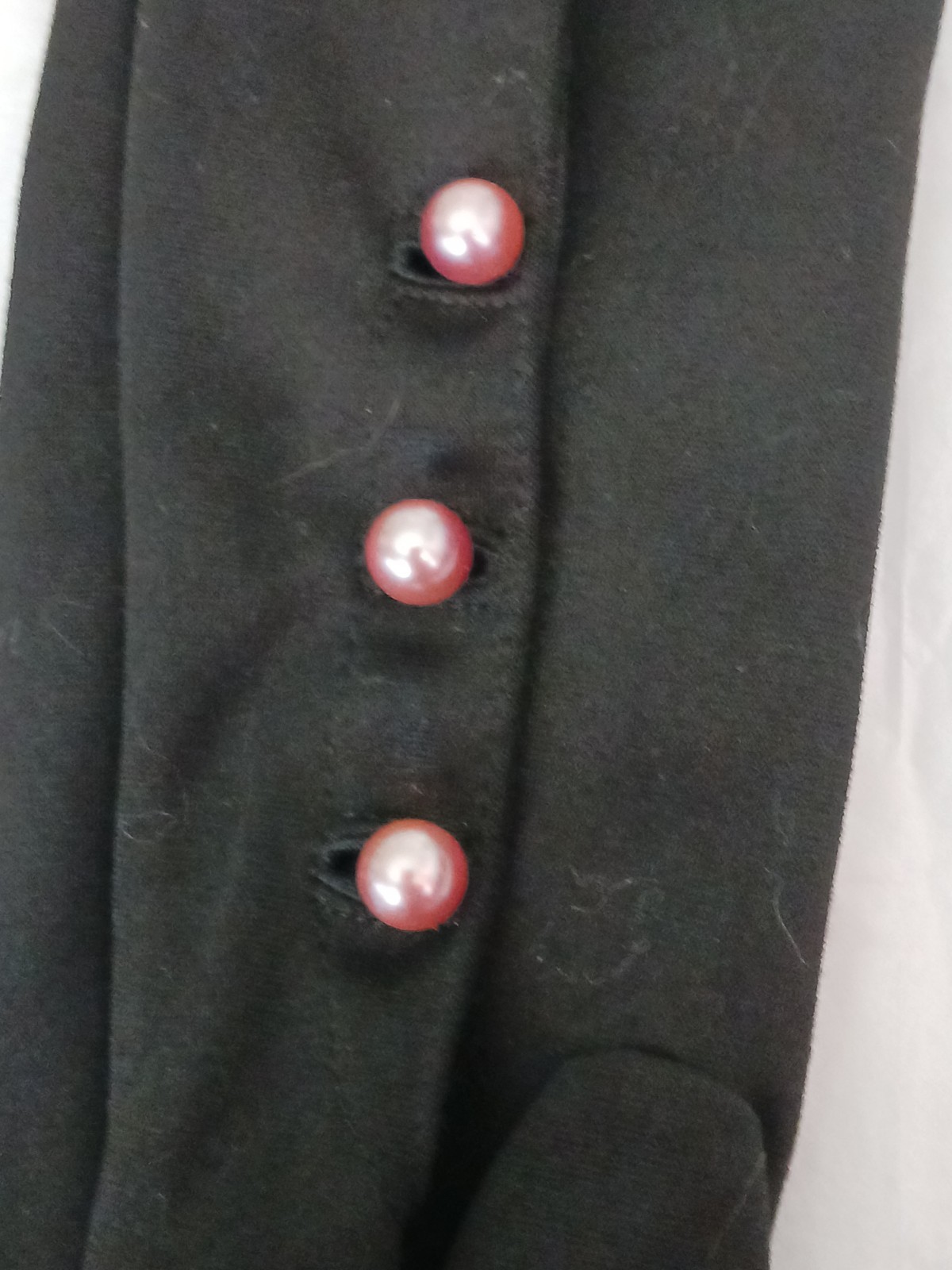 VINTAGE UNBRANDED LADIES BLACK OPERA LENGTH EVENING GLOVES w/FAUX PINK PEARLS