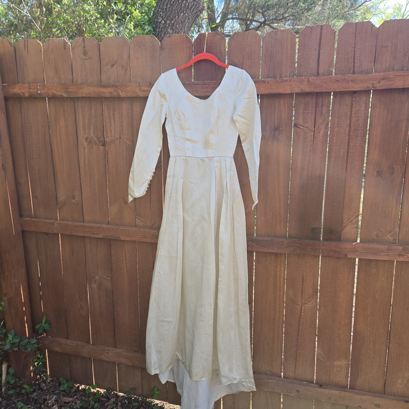 Vintage 1940s Ivory Long Sleeve Satin Wedding Dress. SIZE XS, See Description