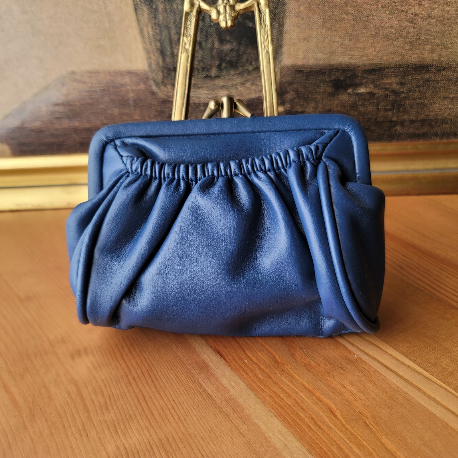 Vintage Navy Blue Kiss Lock Coin Purse Pleather Clutch w Side Pockets