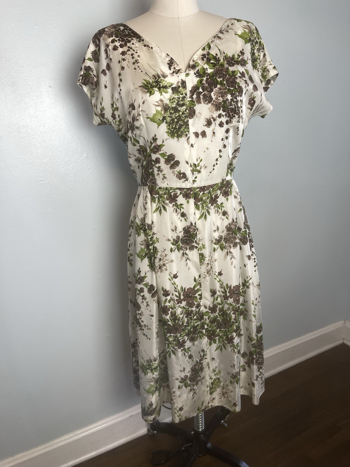 Garden Fresh White Green and Brown 1960s 60s Dress M Medium L Large Vintage