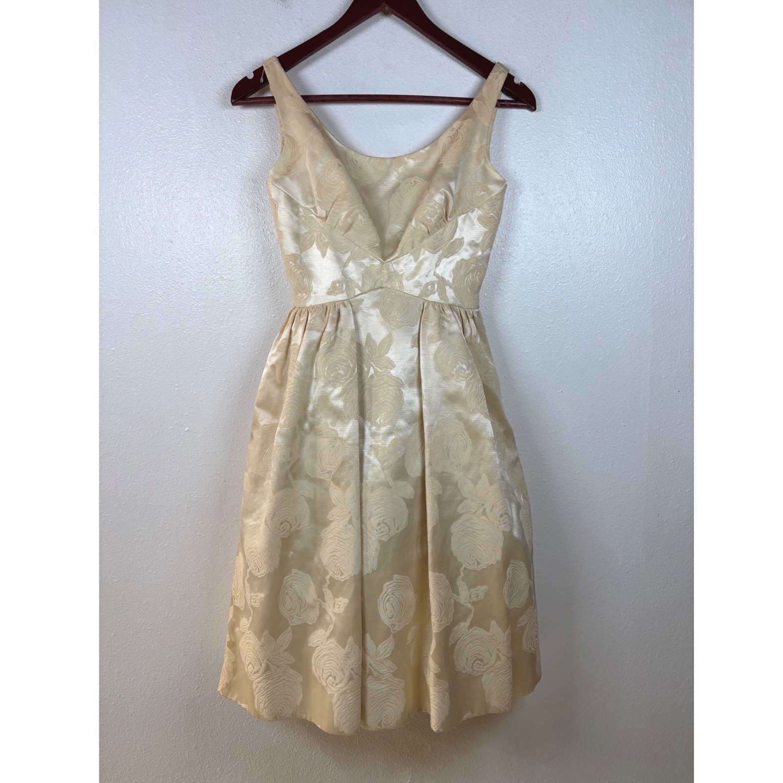 Vintage Cocktail Dress 7 Champagne Gold Floral Brocade Union Made 50s 60s ILGWU