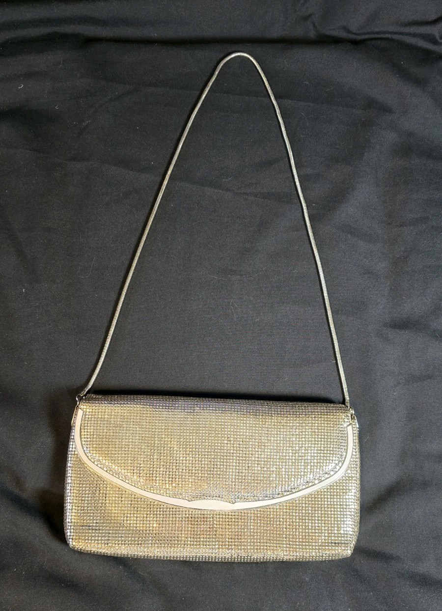 Gorgeous Vintage Glomesh Silver Metallic Evening Handbag Clutch w/ Silver Chain
