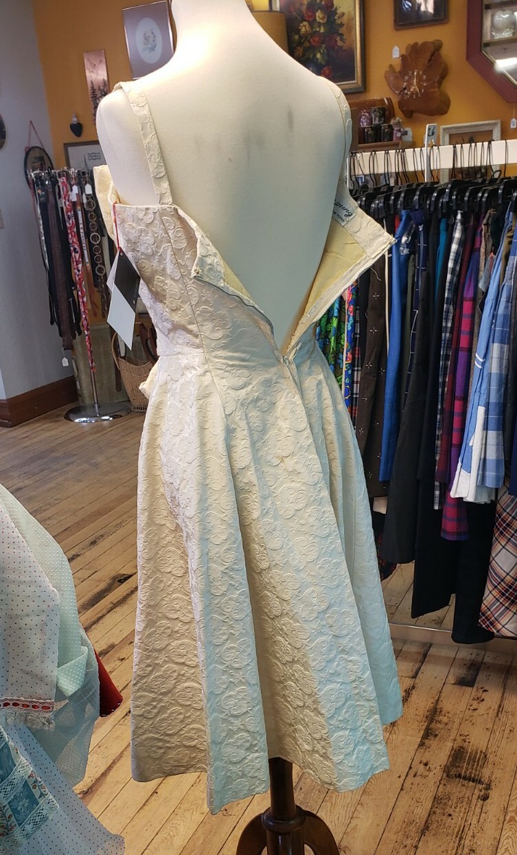 Vintage 1950’s GIGI YOUNG white brocade Formal New Look Party Dress Fit & Flare