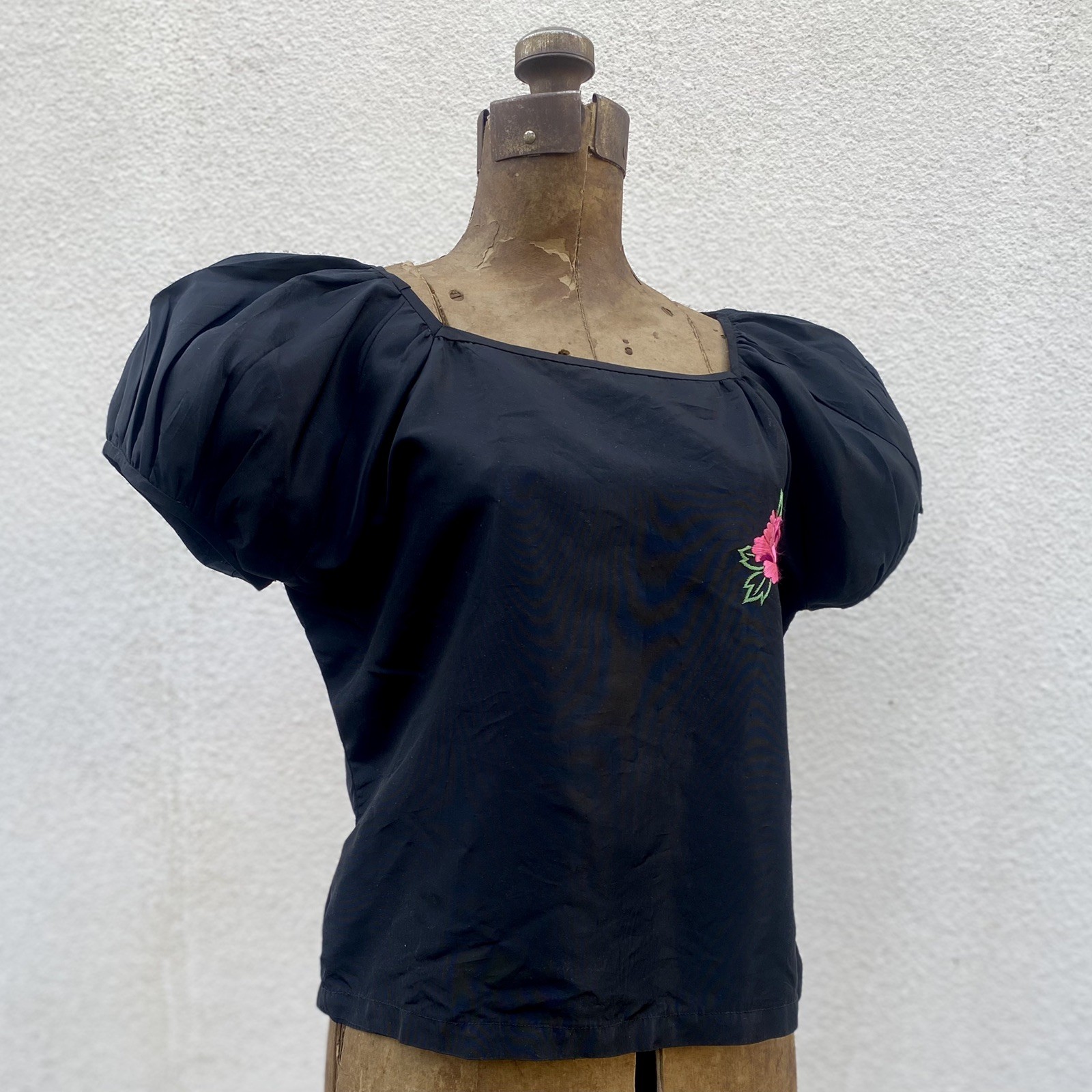 Vintage 1940s 1950s Black Rayon Puffed Sleeve Blouse Top Embroidered Flower M/L