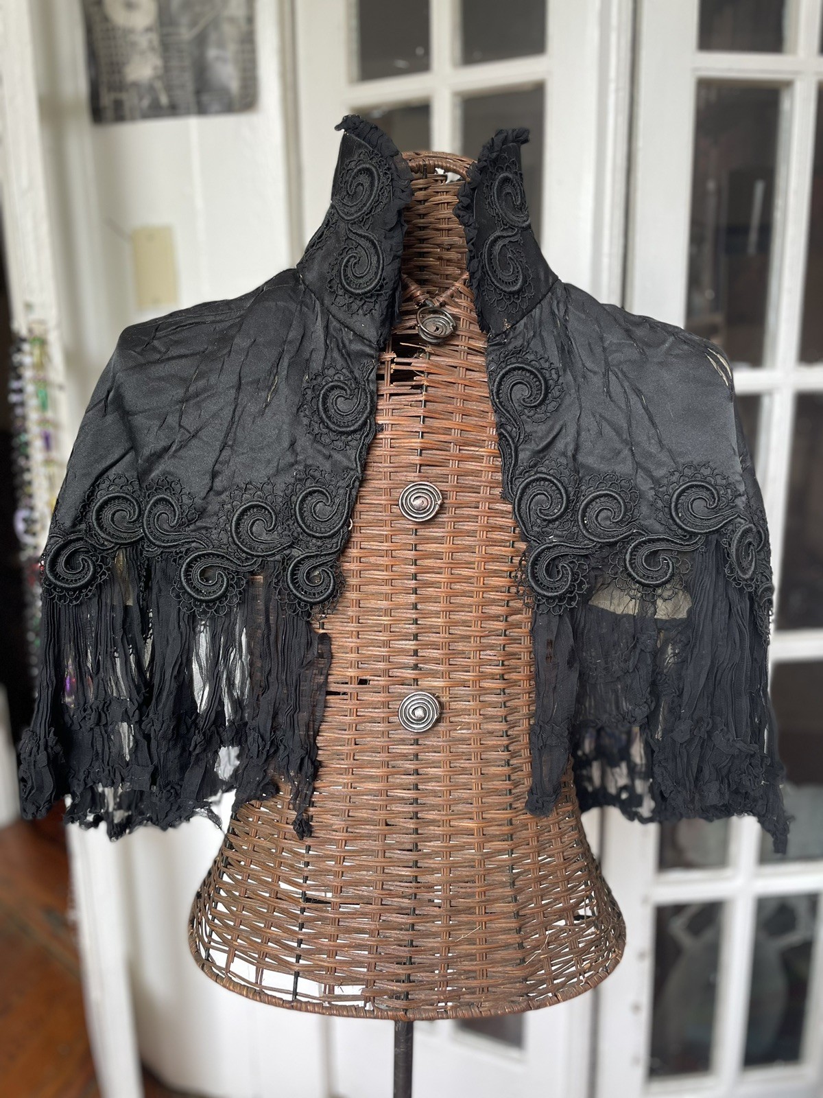 Antique Art Deco Parisian Capelet: 1920s : Small