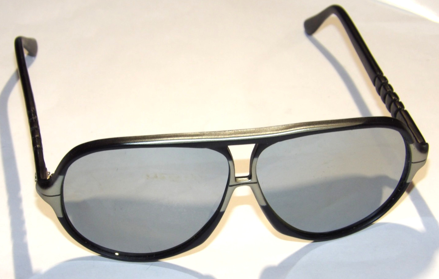 VINTAGE 1980s UNUSED AVIATOR SUNGLASSES! MIRROR LENSES! PLASTIC FRAMES! JAPAN!