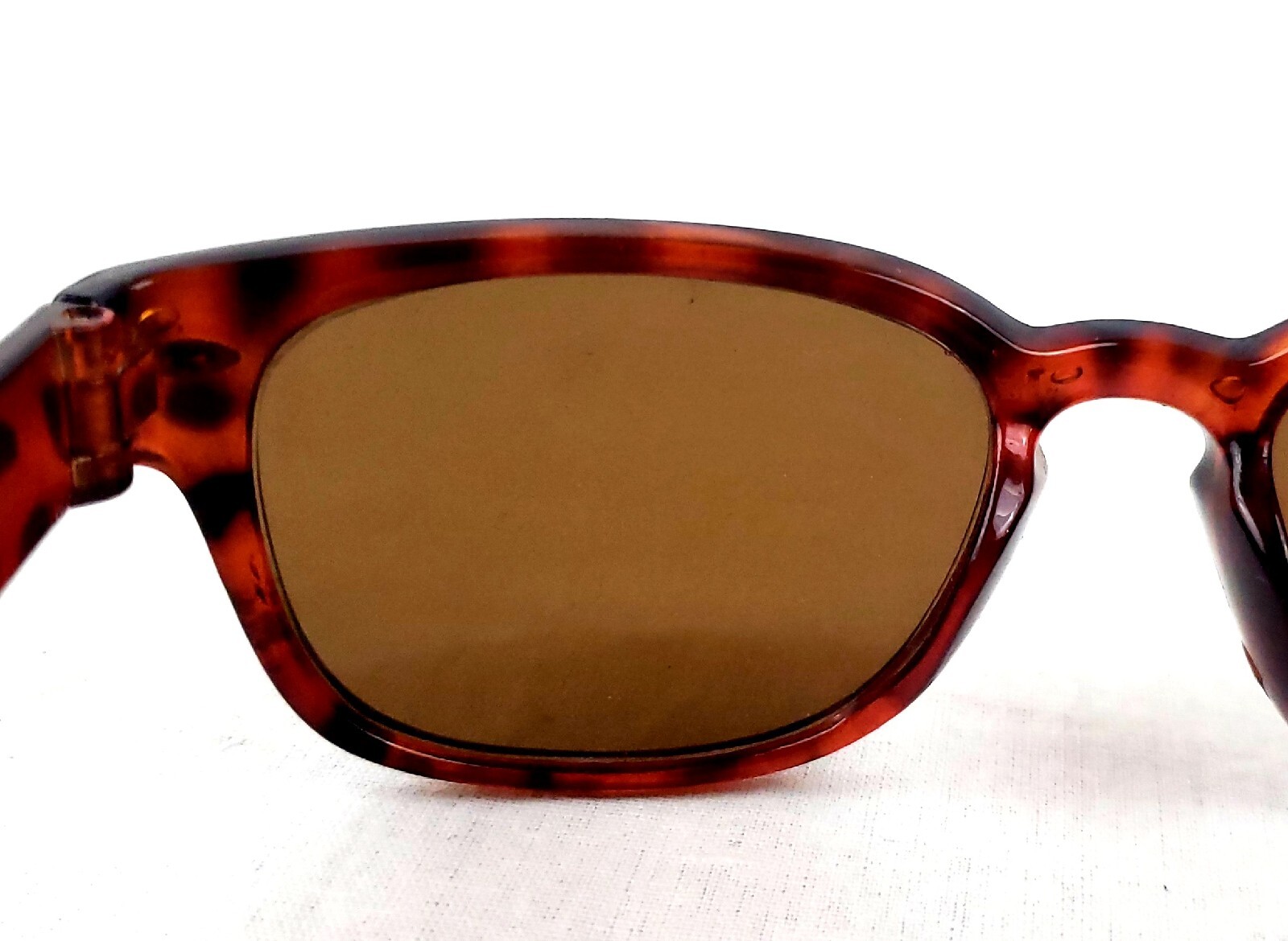 Adult Unisex Sunglasses Lot of 2 Pairs Assorted Unbranded Misc. Wayfare Style