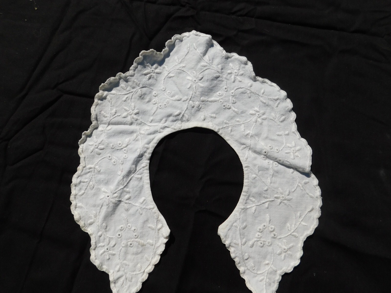 Vintage Small White on White Embroidered Cotton Collar