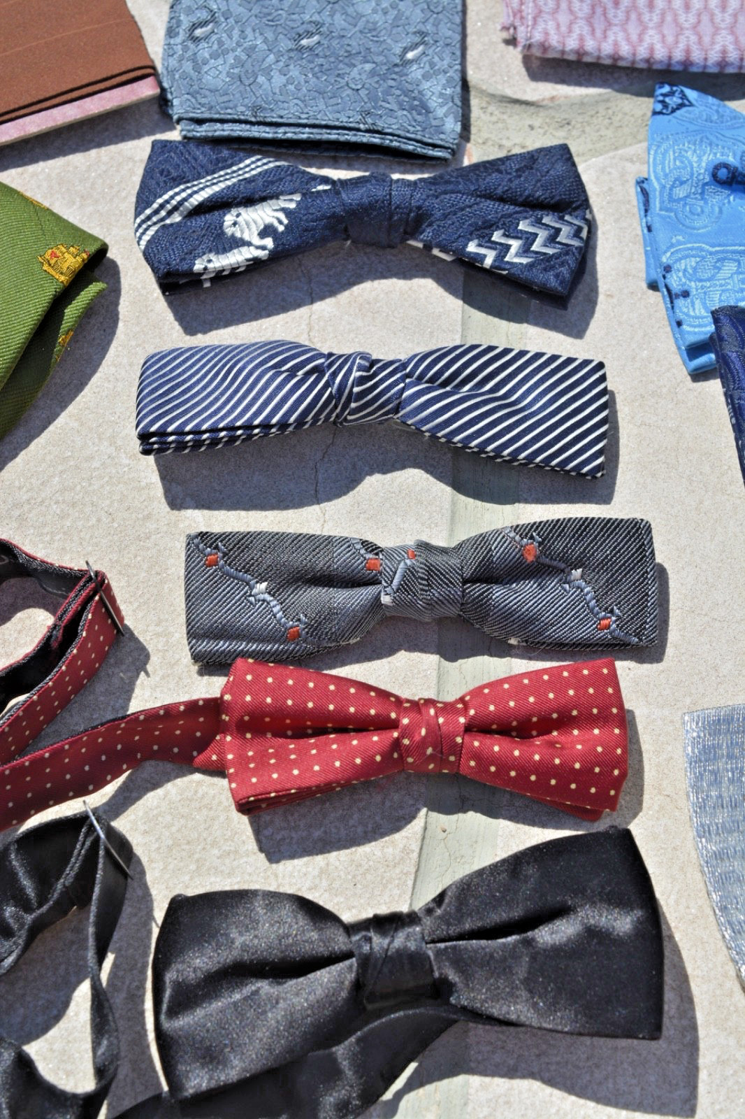 17 Vintage retro Gentlemens Clip-On Bow Ties Hankies TIE + MCM Century 40-1950s