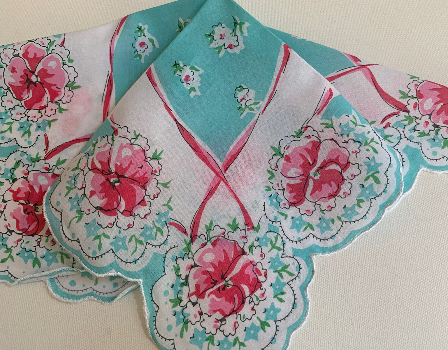 Beautiful New LuRay Handkerchief Hankie! Stunning Aqua & Red Pansy Bouquets !