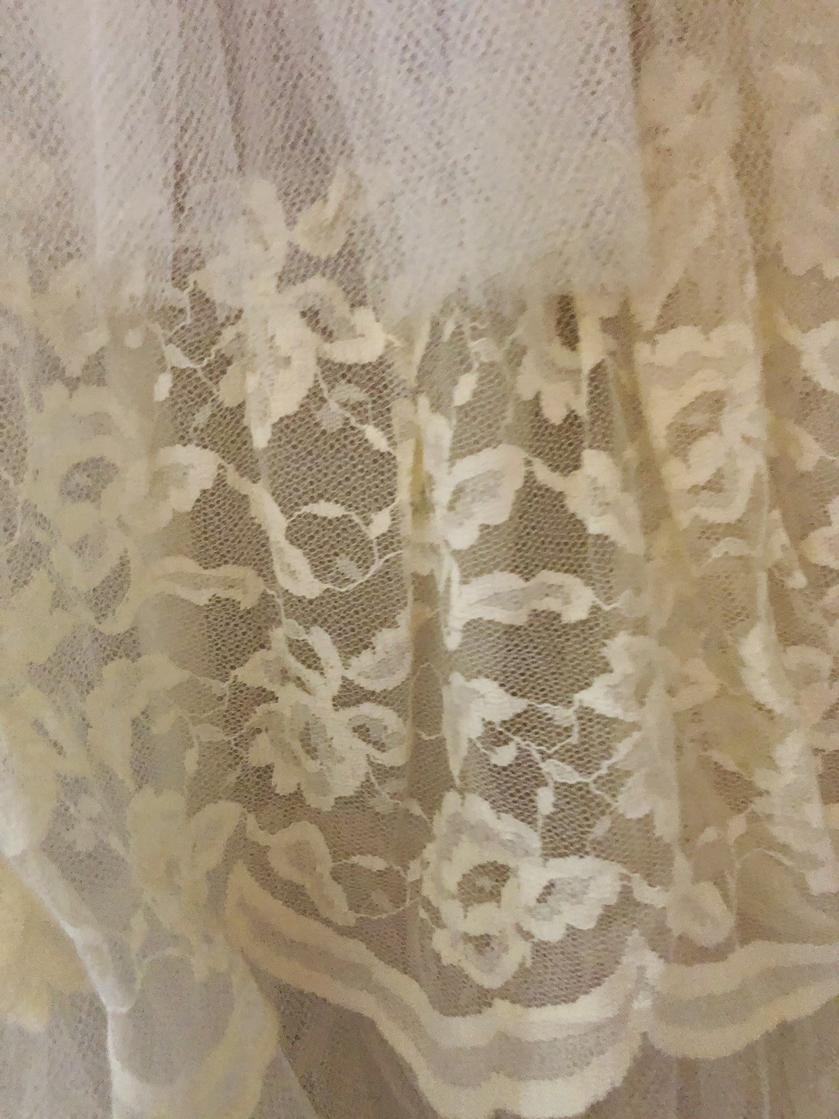 Vintage 1950’s Lace And Tulle Crème Puff Wedding Gown Dress 34-26-60