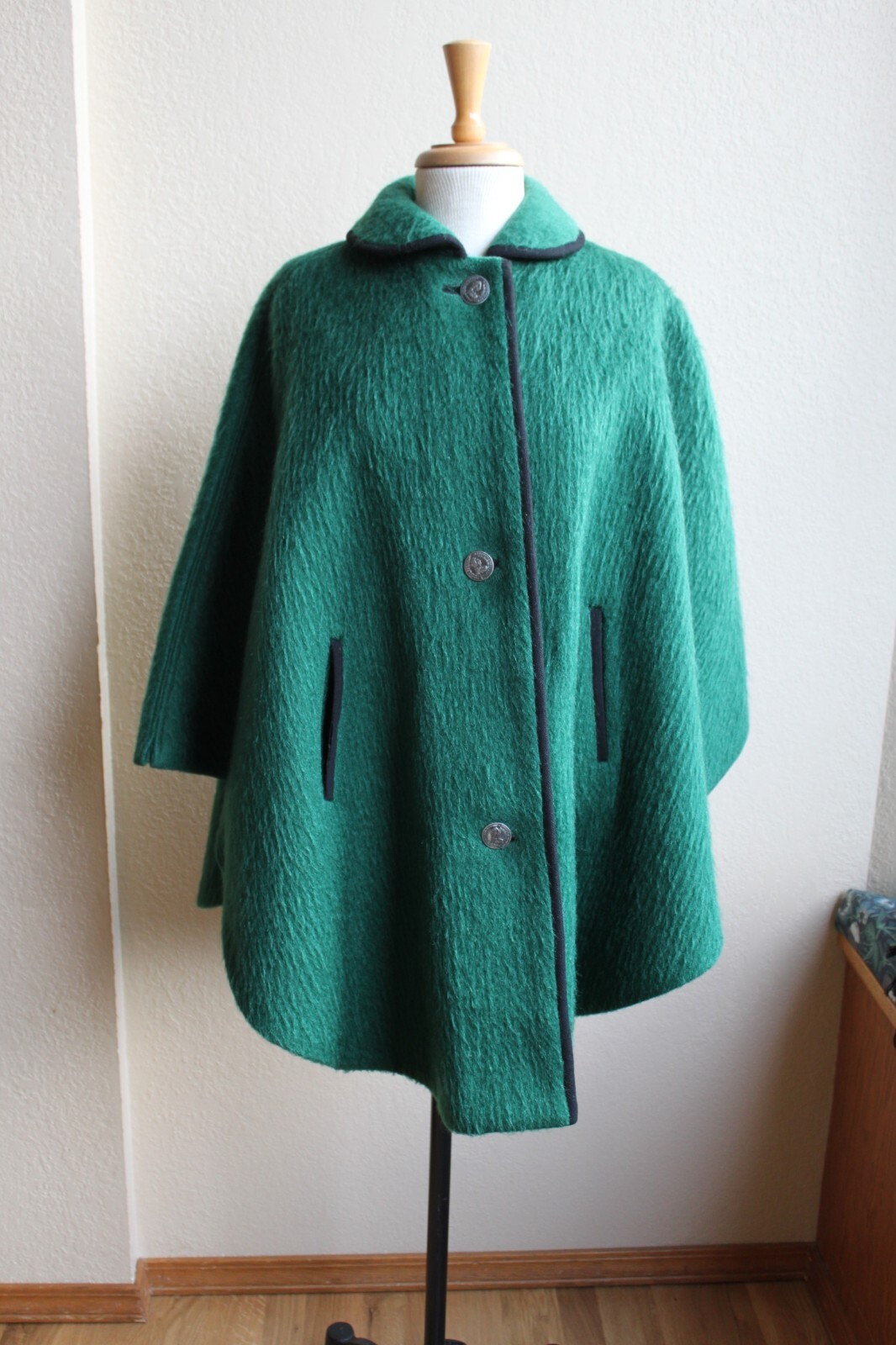Vintage Forest Green Austrian Mohair Wool Cape Lining Coin Buttons