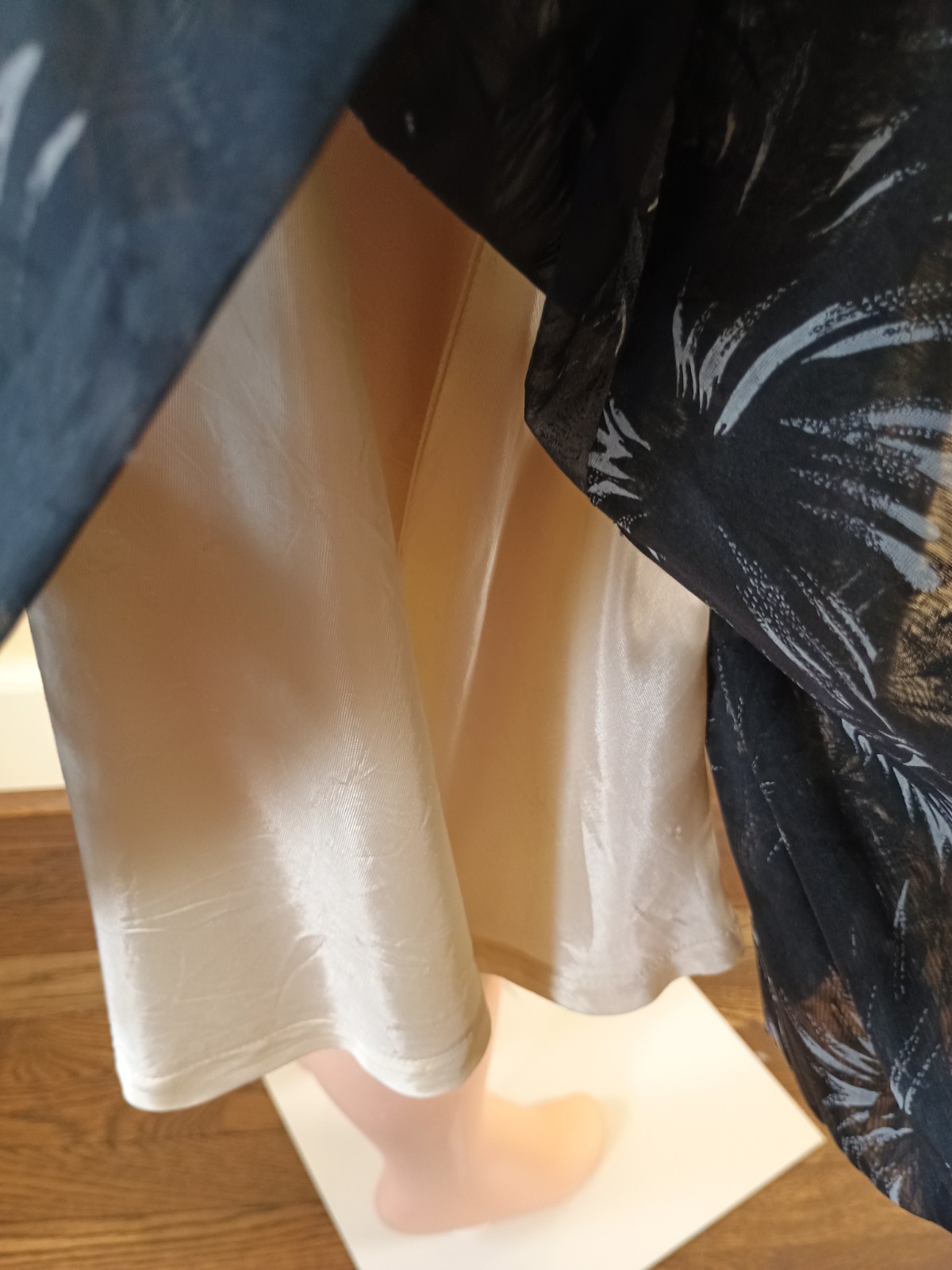 Vintage 1950’s Flocked Chiffon Black And White Firework Dress 29 Waist