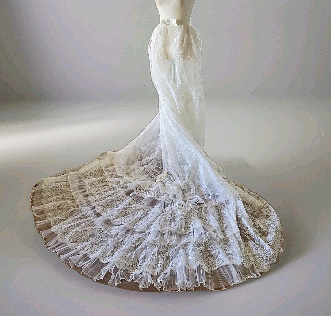 Vtg 1950s Lace Wedding Skirt With Train, Flower & Bow Detail, XS/2