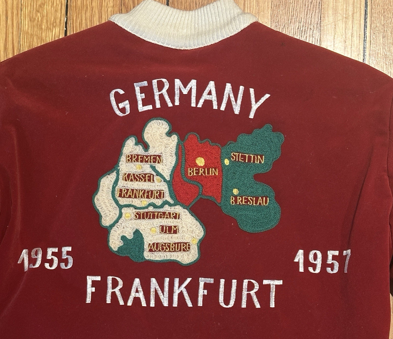 VINTAGE 1950s GERMANY MILITARY TOUR JACKET RED VELOUR VELVET CHENILLE MAP YOUTH