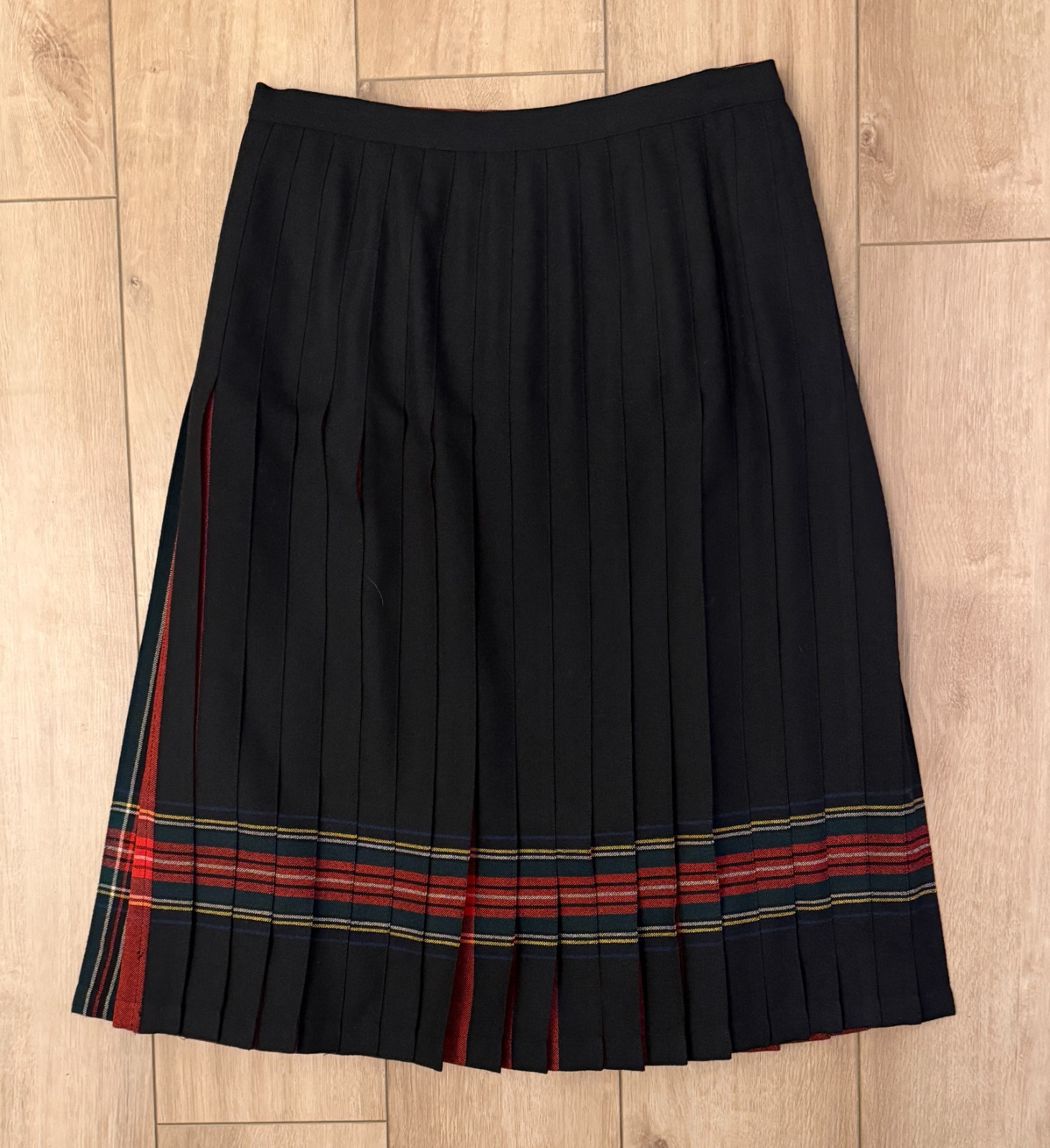 VTG Reversible Scottish Wool Pleated Skirt-Women 28″ Waist-Royal Stewart Tartan