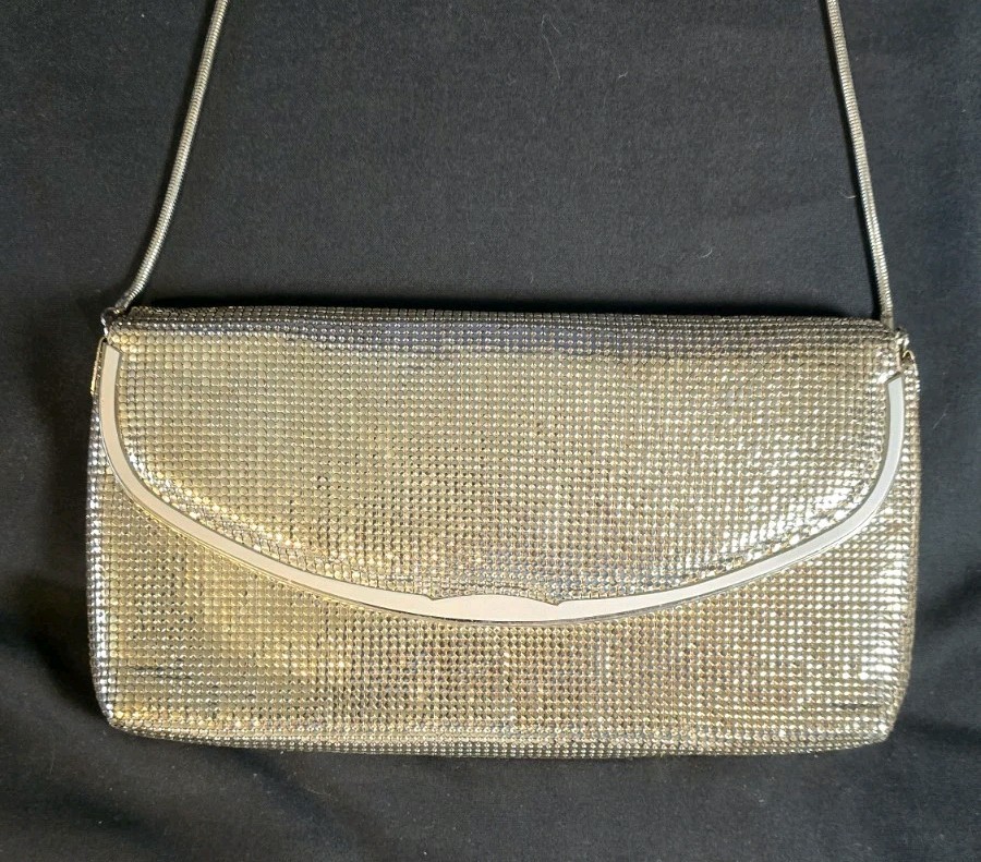 Gorgeous Vintage Glomesh Silver Metallic Evening Handbag Clutch w/ Silver Chain