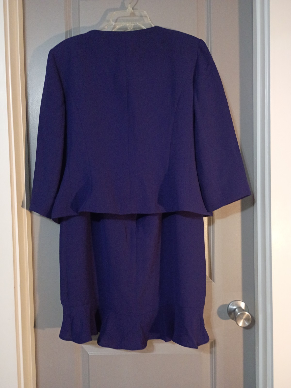 EVAN – PICONE Purple Lined Skirt Suit Long Sleeve Button Front Size 16 Front…