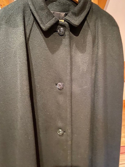 Vintage Custom Made Black Wool Cape beyond excellent condition – 4 buttons