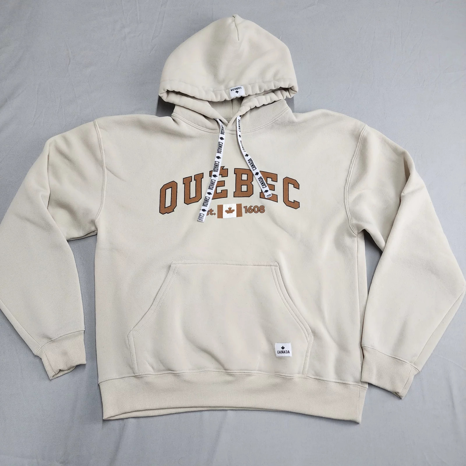 Clothing Co Canadian Vintage Quebec Graphic Hoodie Mens L Beige Pullover Fleece