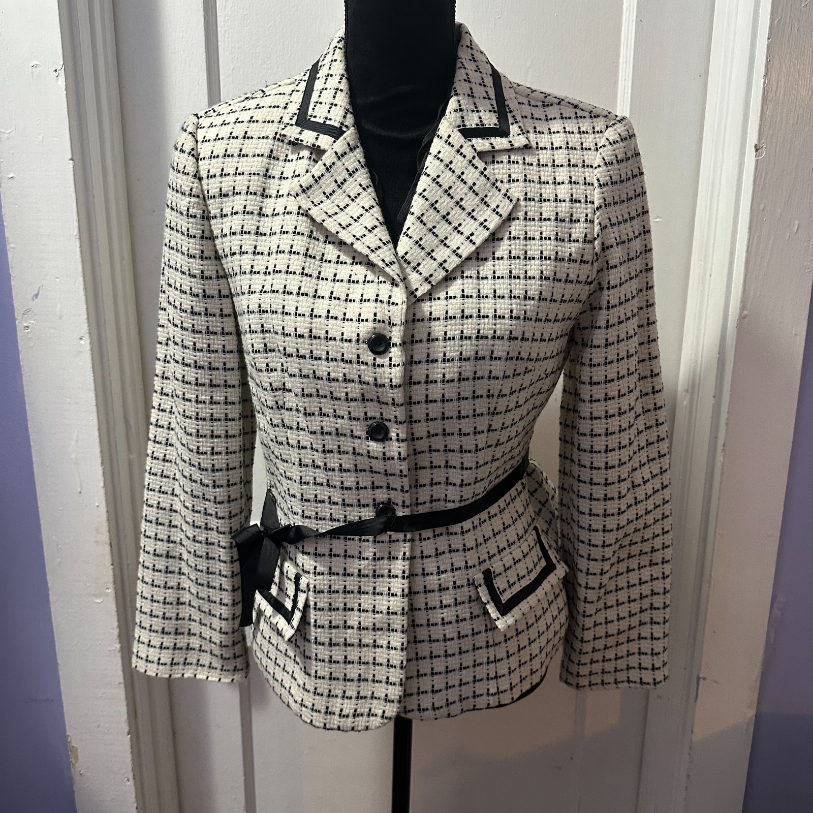 Perceptions Vintage White and Black Blazer in 8