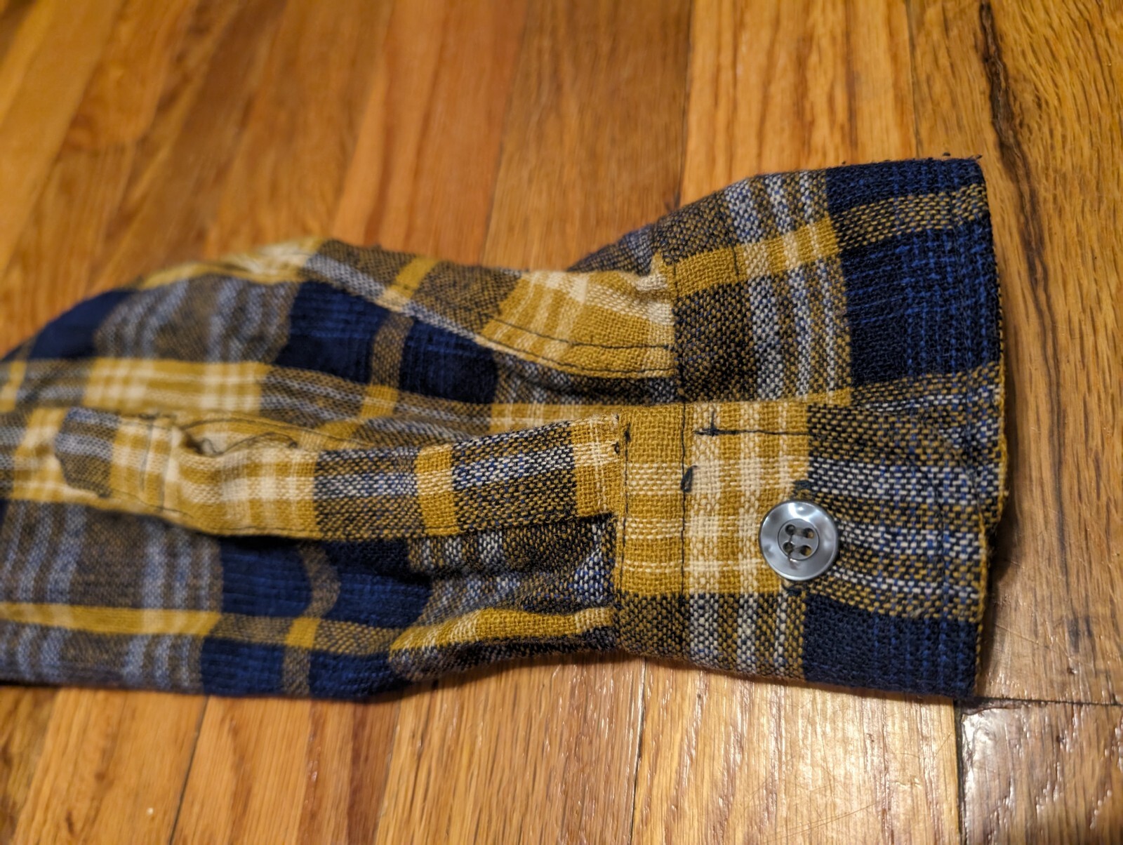 Vtg JCPenney MW Flannel Shirt – Men’s LARGE 16-16 1/2 – Korea Plaid Blue Yellow