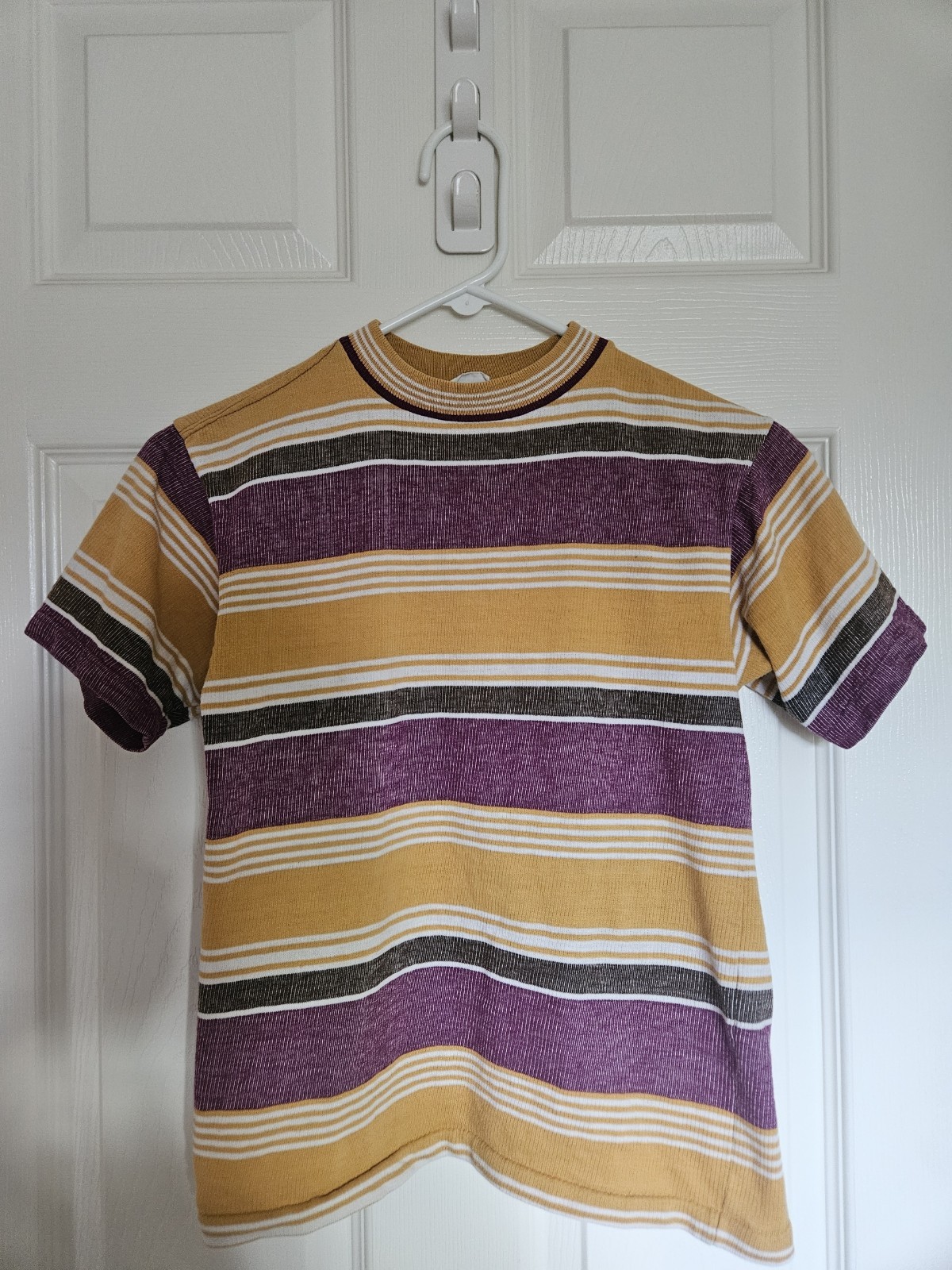 vintage 1960’s 70’s Royal Knight 100% combed cotton men/women small t-shirt