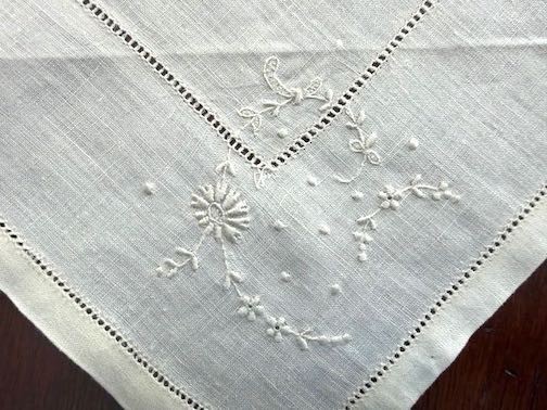 VINTAGE HANKY 1920s EMBROIDERED WHITE ON WHITE HEMSTITCH DELICATE FEMININE LINEN