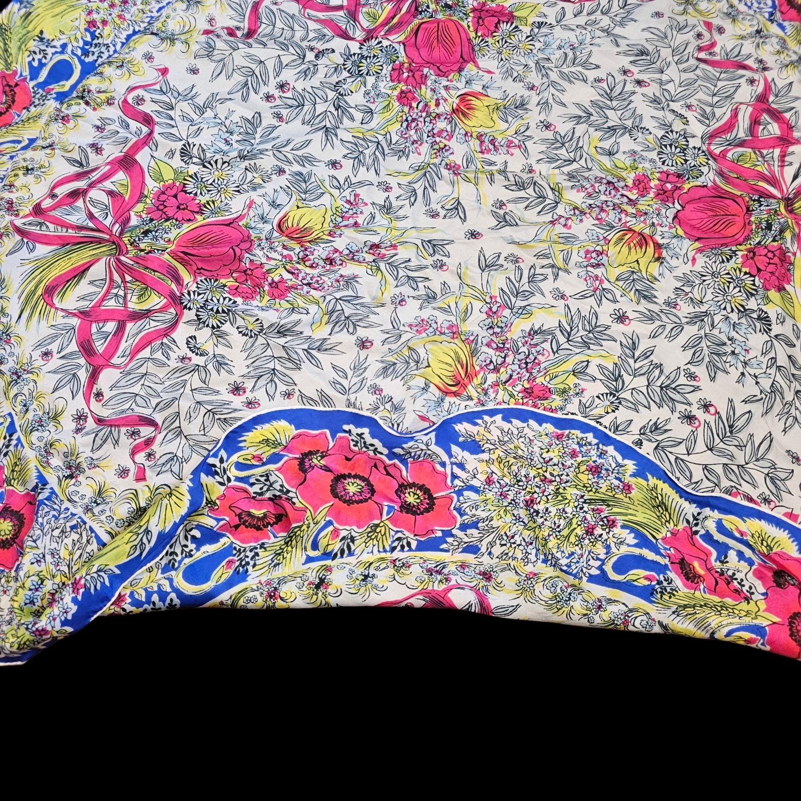 VTG Silk Round Floral Hankerchief Scalloped Edge Blue Pink Rare 40 In Rolled Hem
