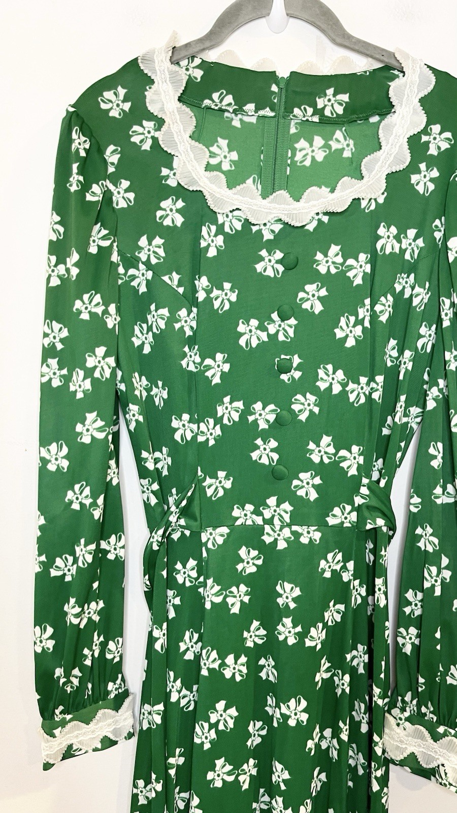 VTG 60s 70s Bow Print Green Maxi Dress Modest Lace Trim Tie Back Hostess *FLAW*