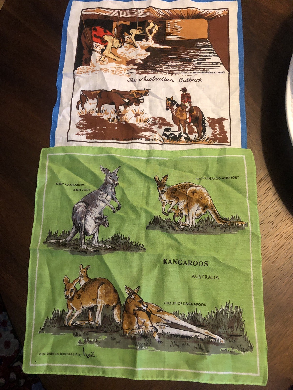 VTG AUSTRALIAN SOUVENIR LINEN OUTBACK/KANGAROO HANKIES SET 2- HEIL/OTHER