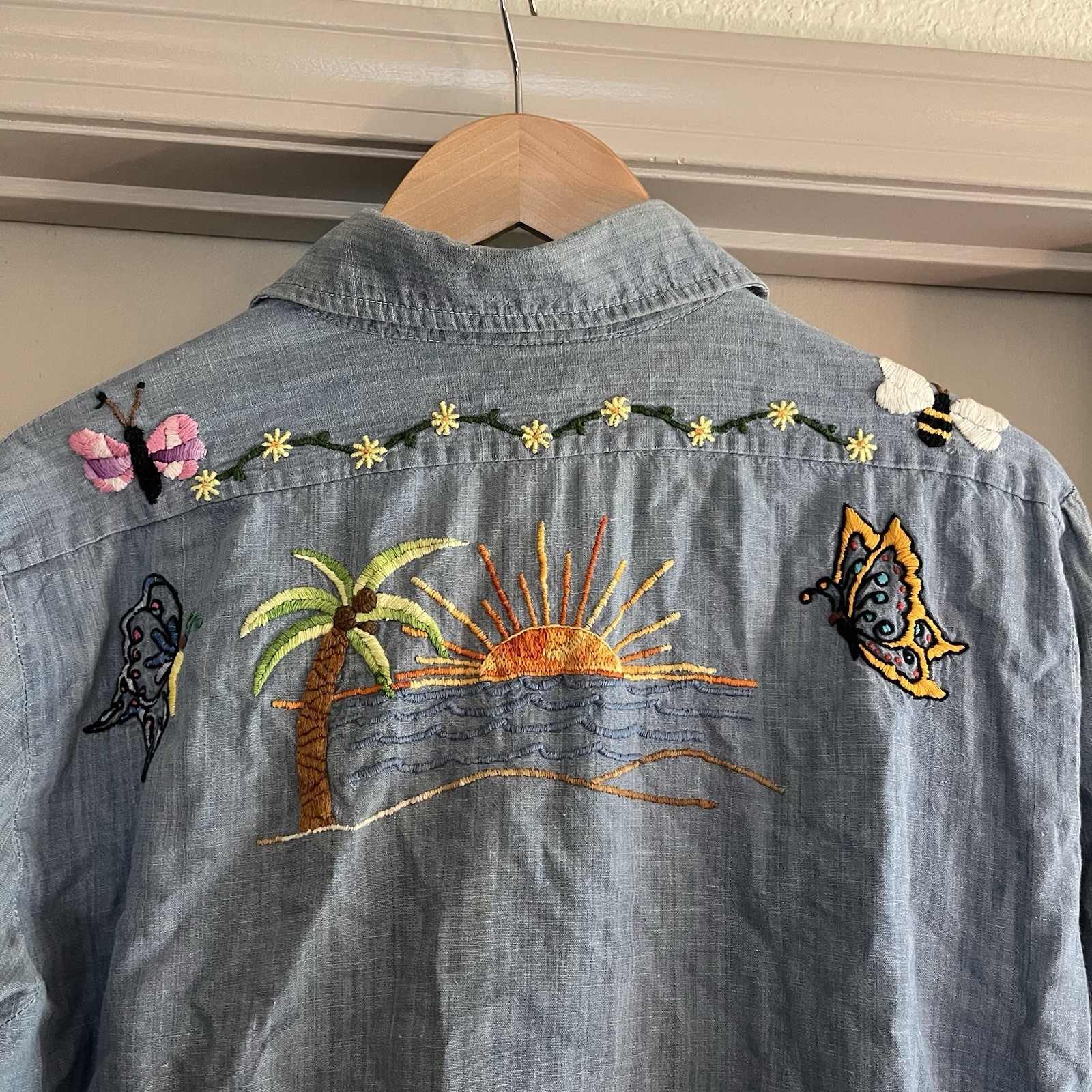 1970s Vintage Men M Hand Embroidered Chambray Denim Shirt 100% Cotton Sanforized