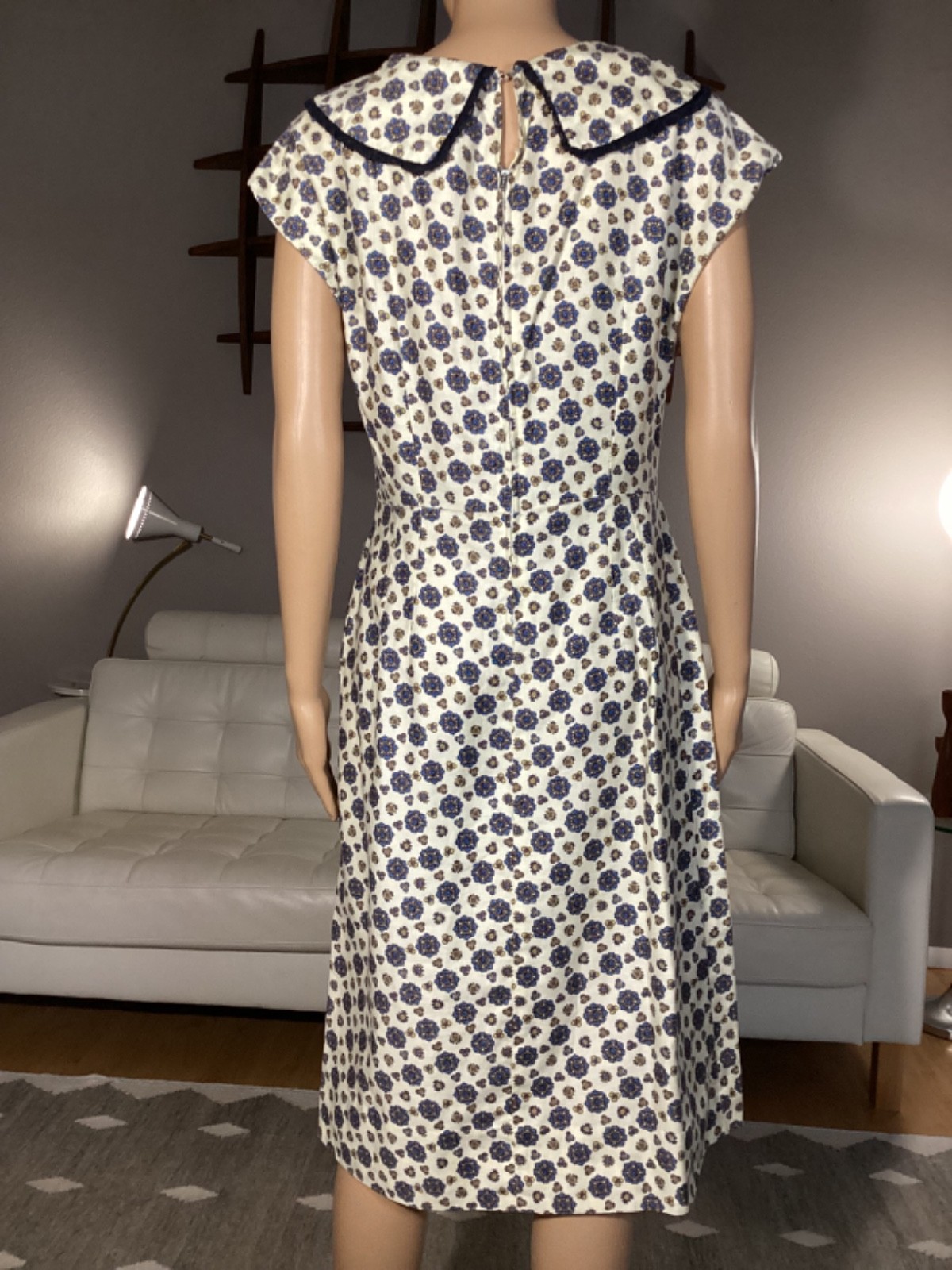 Vintage 1950s Cotton Pattern Fitted Day House Hourglass Fitted Dress Cap Sleeve