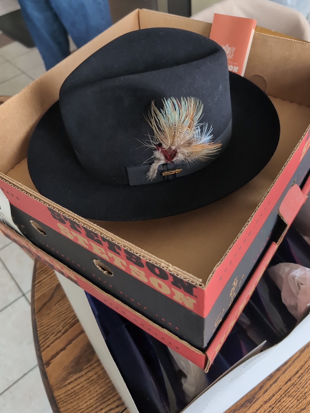 New In Box~ Royal Stetson~ Fedora Flet Hat 58 Sz 7 1/4 Black Feather Band ~W@W~