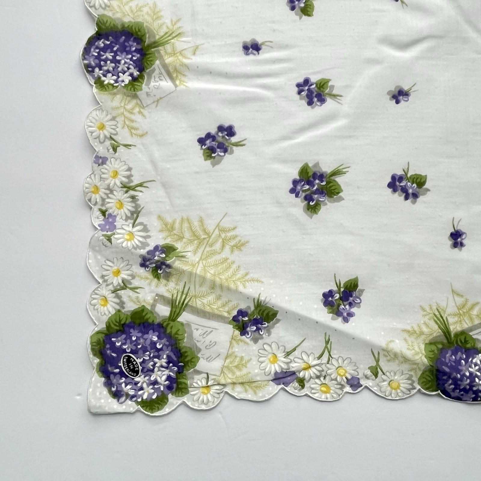VTG Floral Hankie Violet Hydrangea Daisies Swiss Dot Scalloped Edge NWT 16×17″