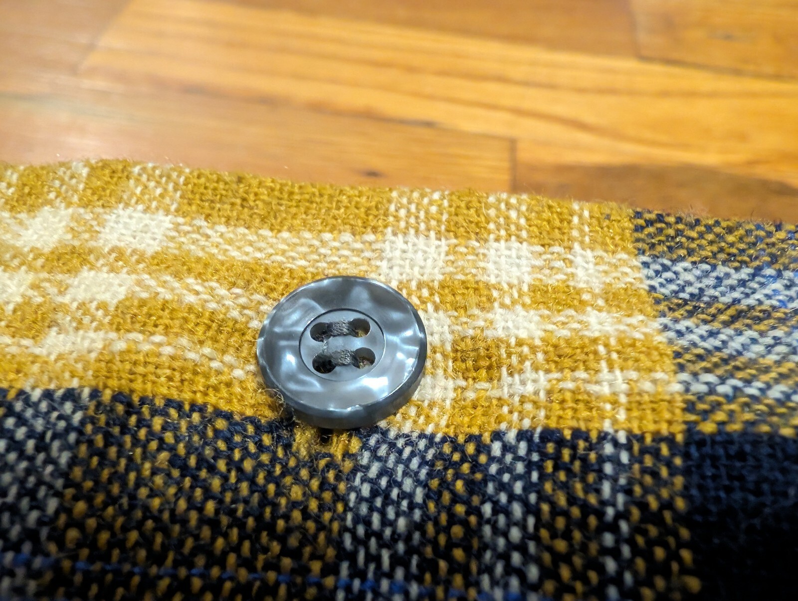 Vtg JCPenney MW Flannel Shirt – Men’s LARGE 16-16 1/2 – Korea Plaid Blue Yellow